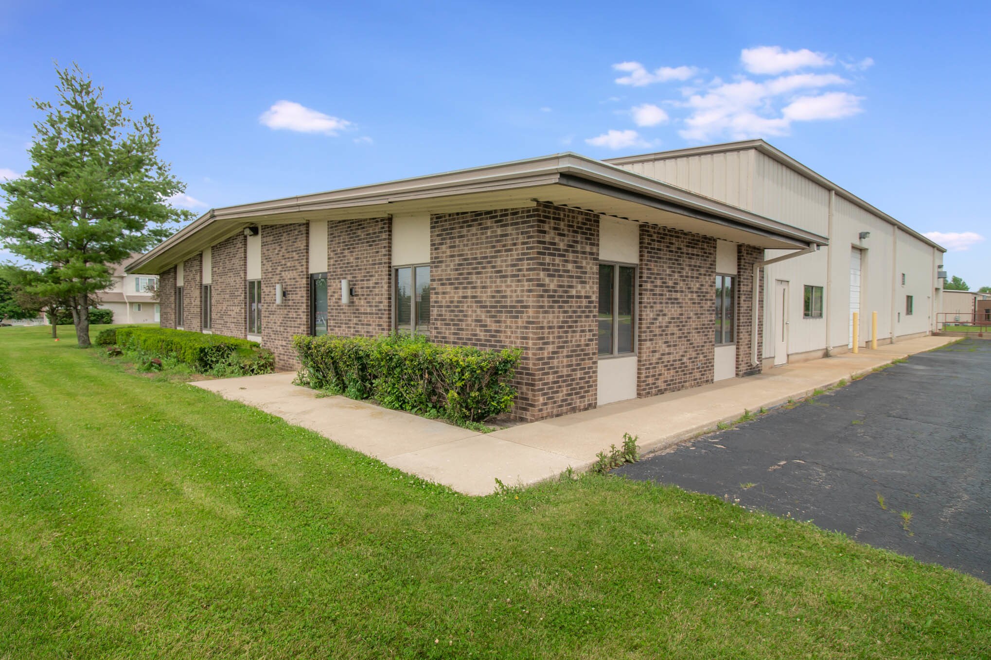 6 Stonehill Rd, Oswego, IL for sale Building Photo- Image 1 of 1