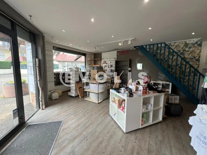 Retail in Marolles-en-Brie for sale - Interior Photo - Image 2 of 8