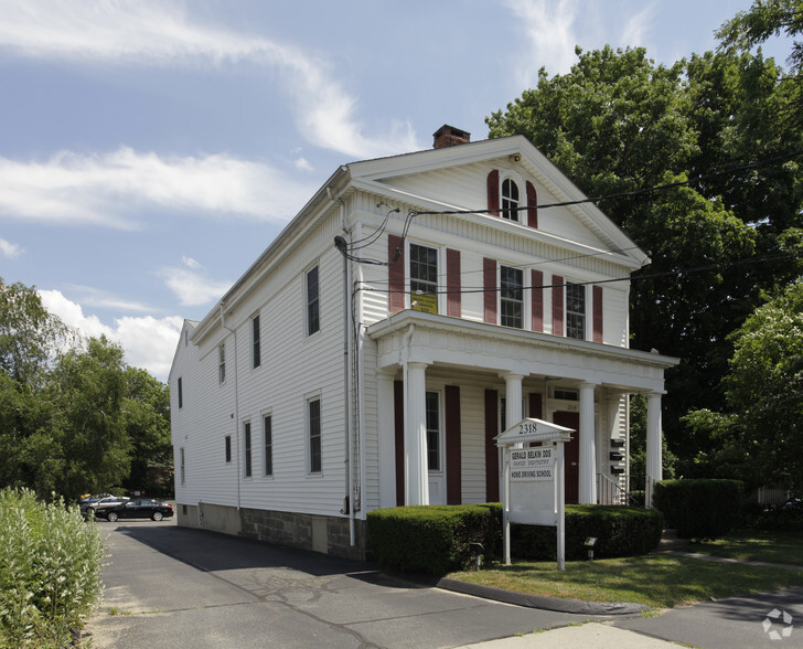 2318 Main St, Stratford, CT for lease - Primary Photo - Image 1 of 3