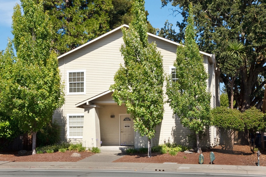 916 Mendocino Ave, Santa Rosa, CA 95401