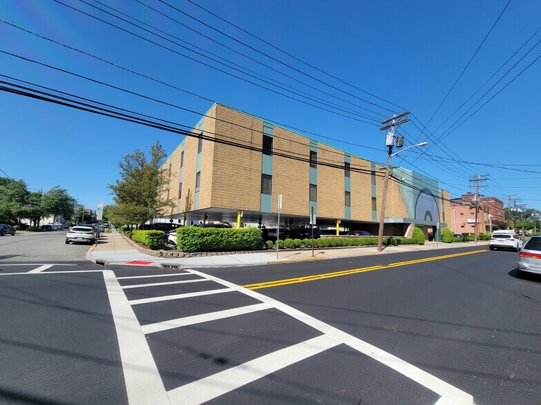 71 Union Ave, Rutherford, NJ for lease - Building Photo - Image 2 of 7
