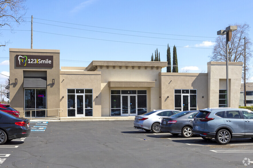 1750 Standiford Ave, Modesto, CA for lease - Building Photo - Image 2 of 4