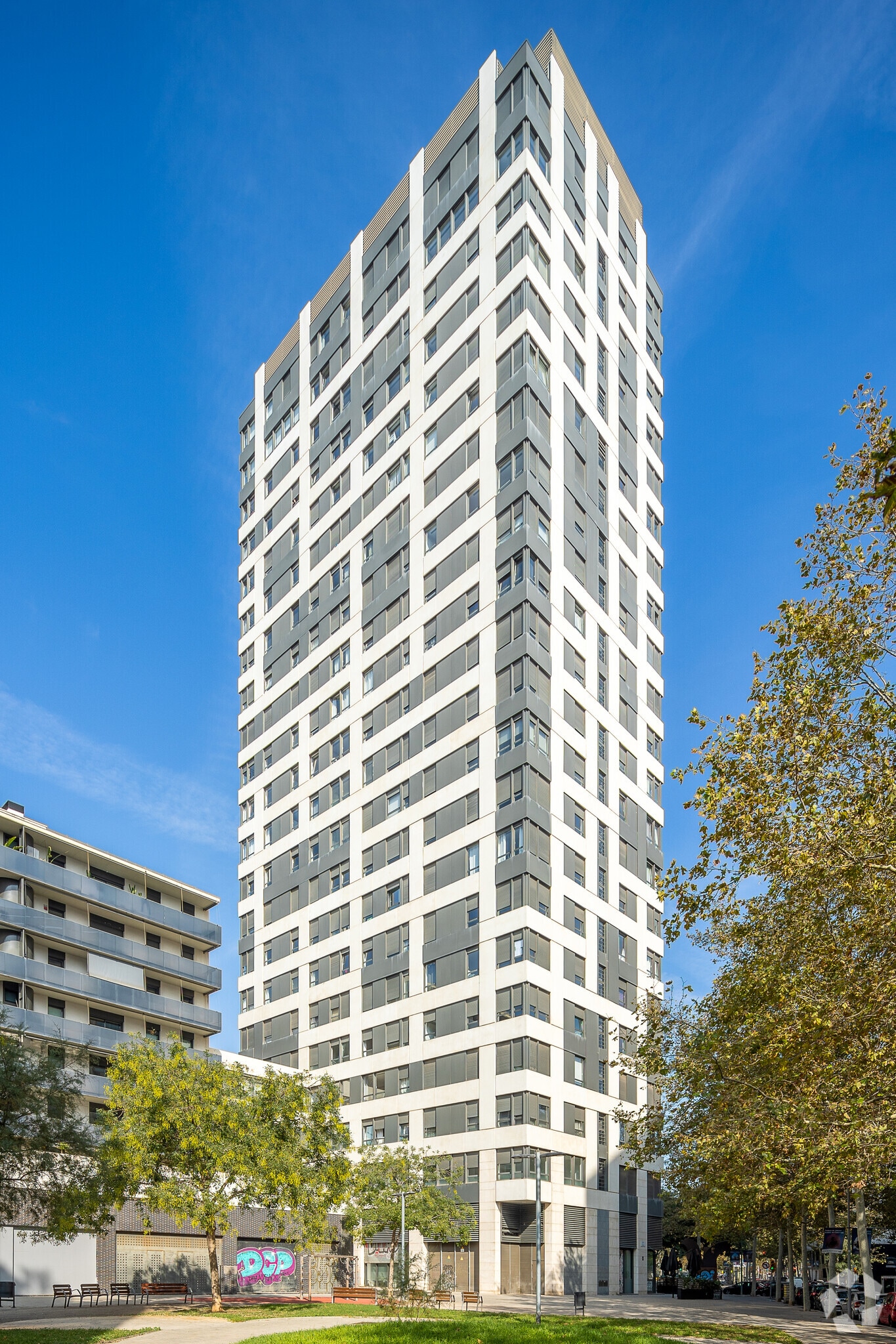 Carrer de Fluvià, 95, Barcelona, Barcelona for sale Primary Photo- Image 1 of 4