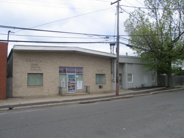 141 Linden Ave, Westbury, NY for sale - Primary Photo - Image 1 of 1