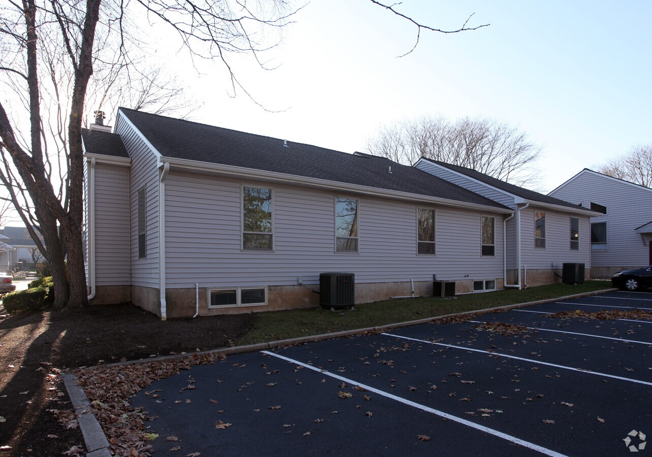 252 W Swamp Rd, Doylestown, PA 18901