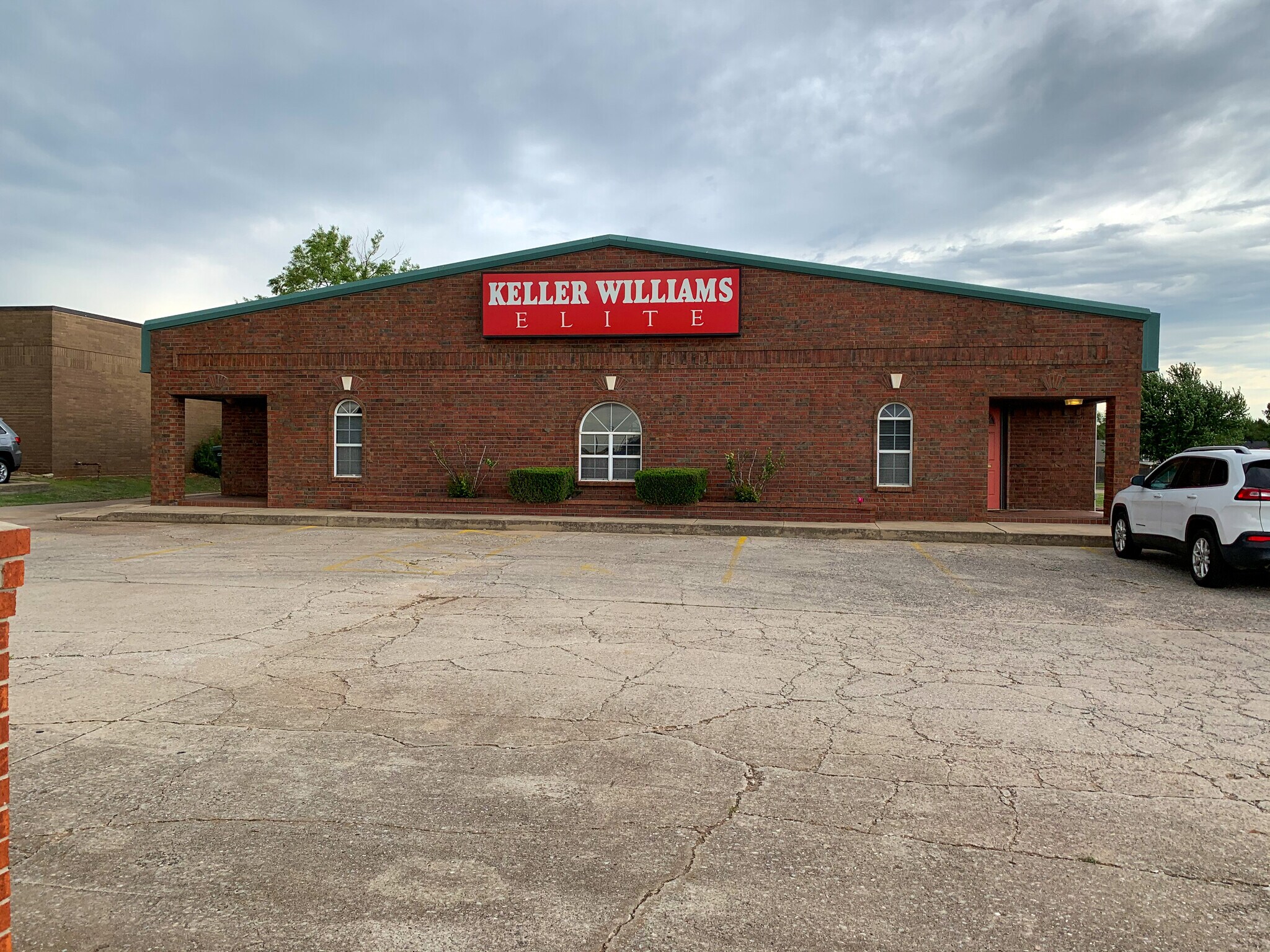 1027-1029 E Vandament Ave, Yukon, OK for sale Building Photo- Image 1 of 1