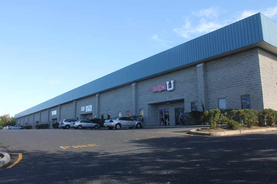 1920 Swarthmore Ave, Lakewood, NJ for lease - Building Photo - Image 1 of 5