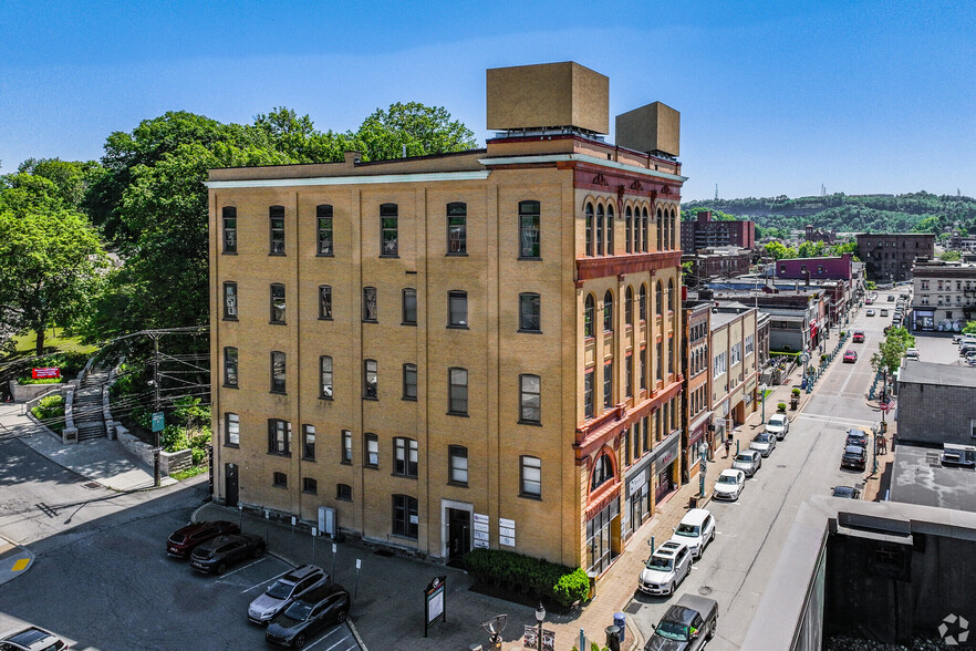 146-150 E Main St, Carnegie, PA for lease - Building Photo - Image 1 of 13