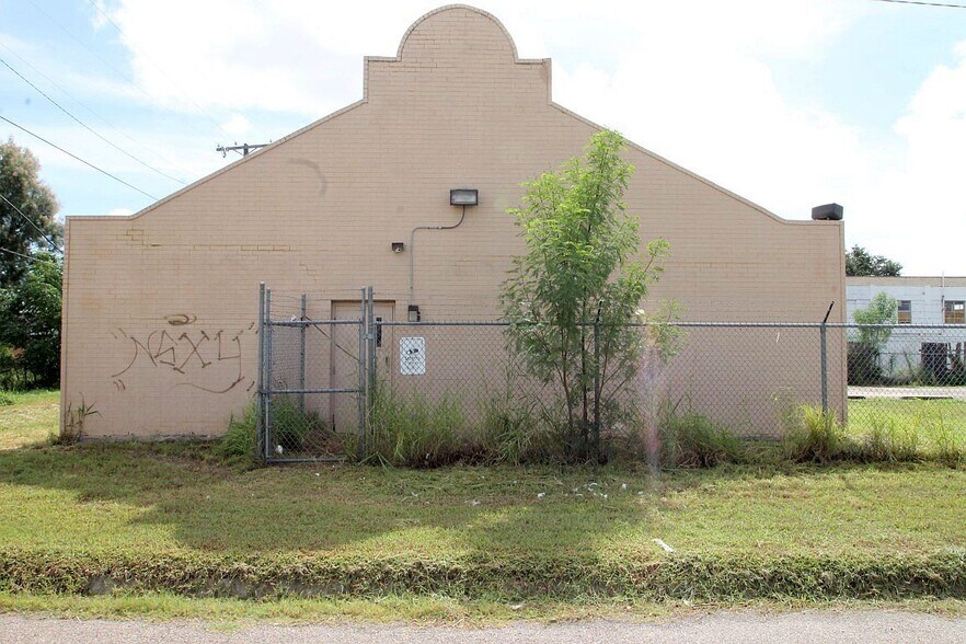 382 W Main St, Raymondville, TX 78580 Office for Sale