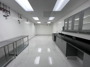 319 N Bernardo Ave, Mountain View, CA for lease Interior Photo- Image 1 of 1