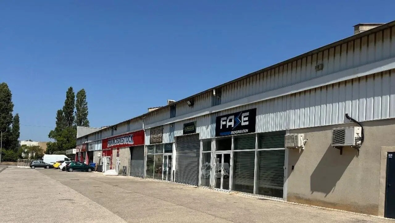 Flex in Gémenos for lease Building Photo- Image 1 of 8