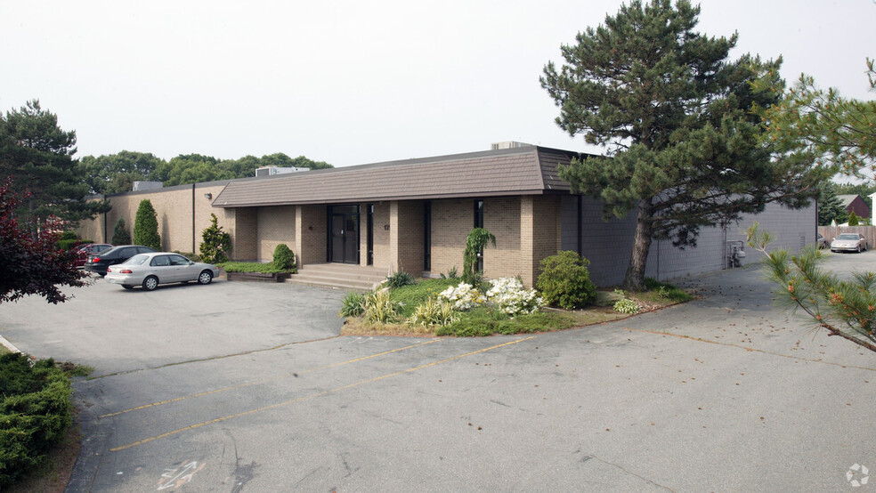 1725 Pontiac Ave, Cranston, RI for sale - Building Photo - Image 1 of 1