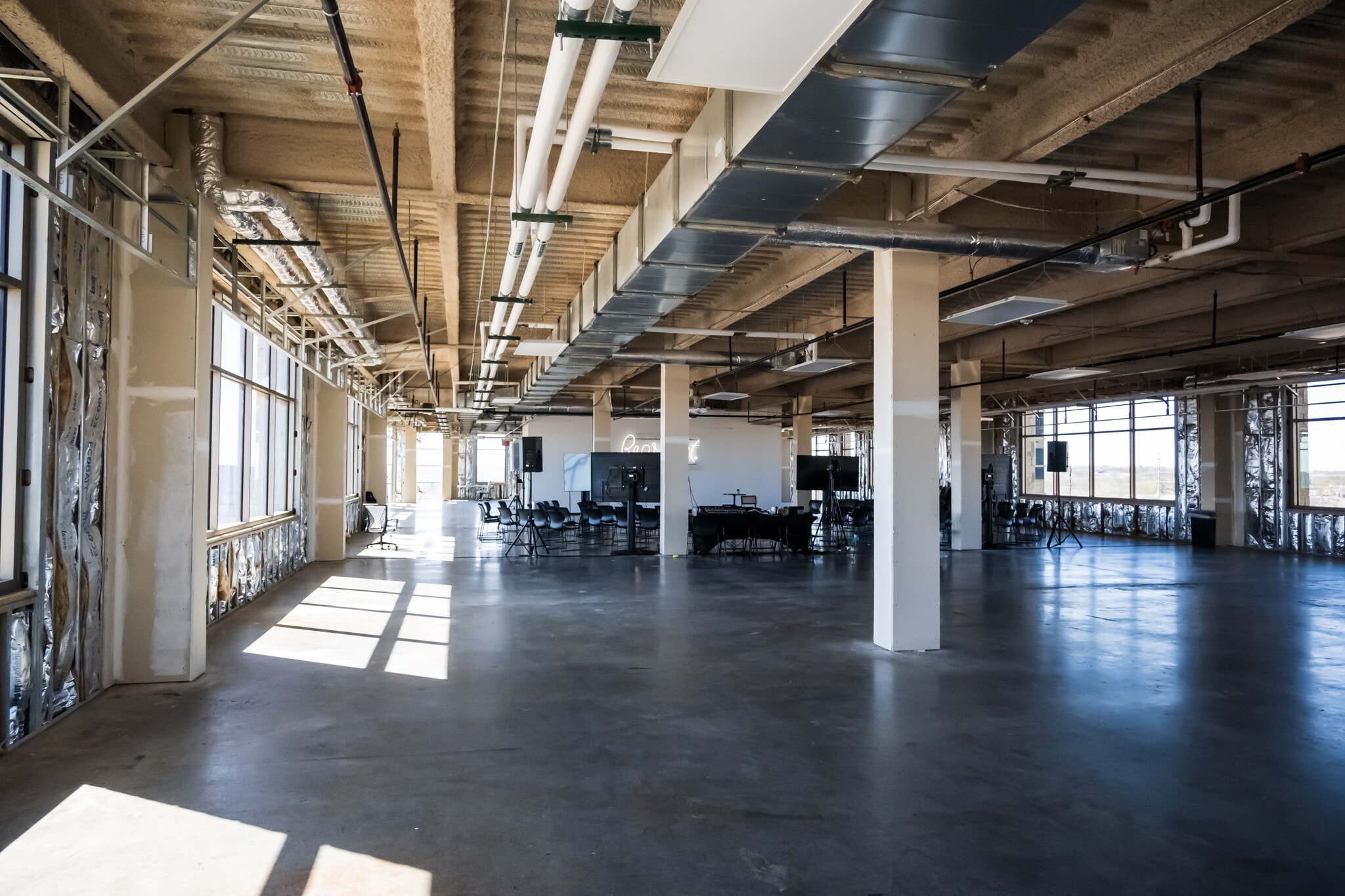 8200 S Unit Dr, Tulsa, OK for lease Building Photo- Image 1 of 3