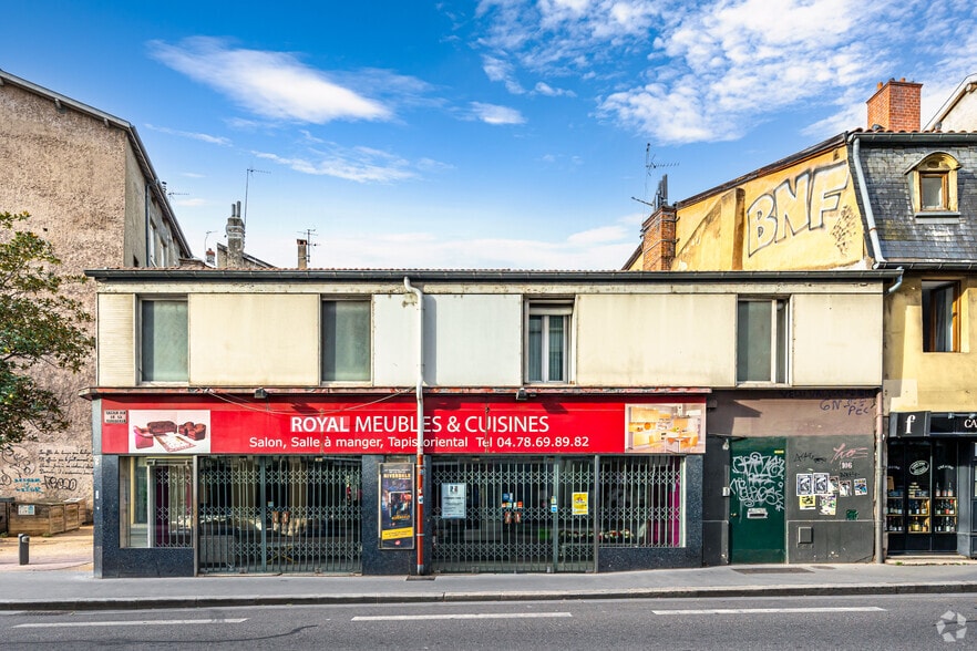 Retail in Lyon for lease - Building Photo - Image 2 of 2