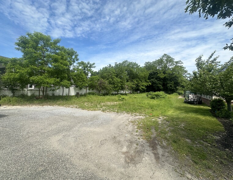 553 N Country Rd, Saint James, NY for sale - Building Photo - Image 1 of 7