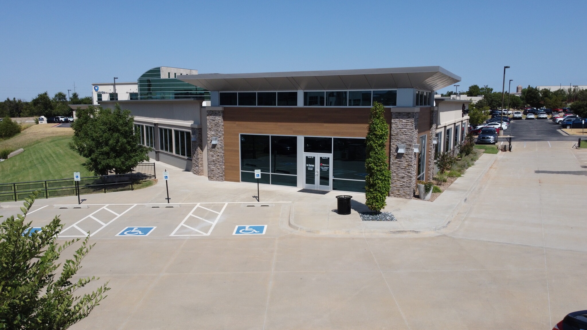 13901 Parkway Commons Dr, Oklahoma City, OK for lease Building Photo- Image 1 of 5