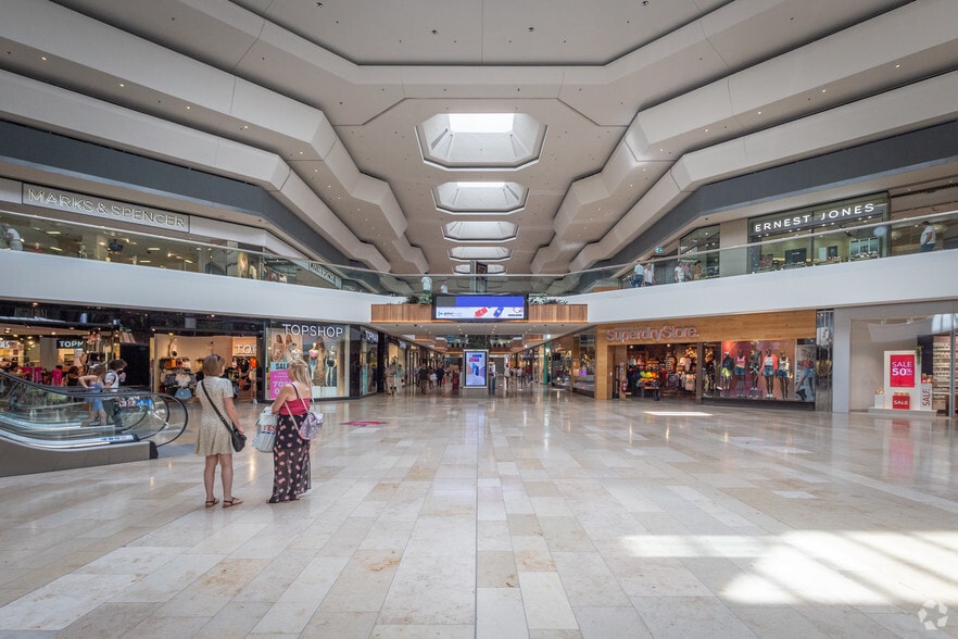 Bourges Blvd, Peterborough for lease - Interior Photo - Image 3 of 16