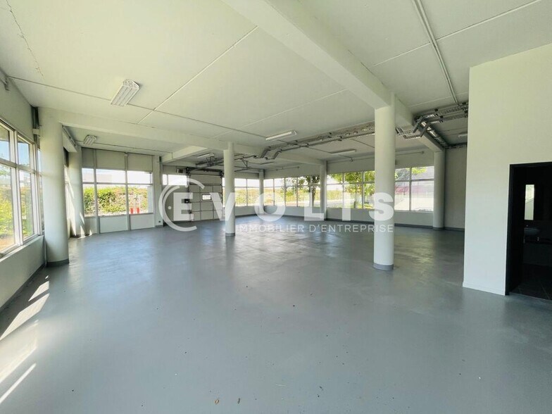 Flex in Tigery for lease - Interior Photo - Image 3 of 6