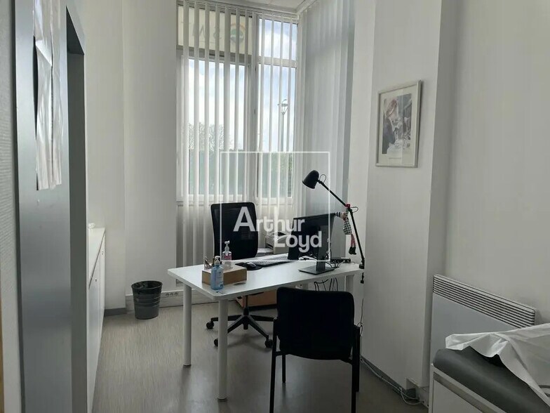 Office in Lieusaint for sale - Interior Photo - Image 3 of 3