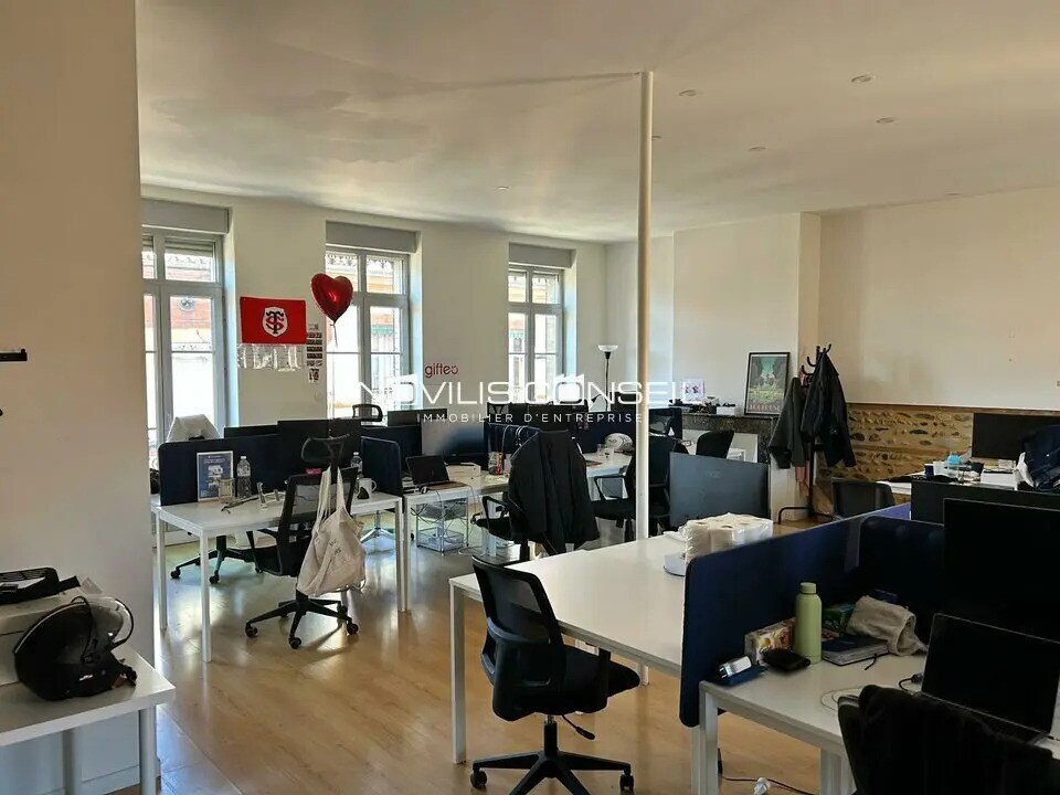Location Bureaux 150 m² - Photo 1