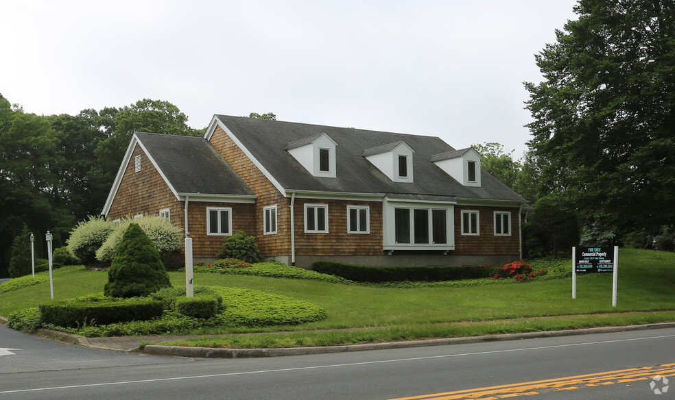 8400 Main Rd, Mattituck, NY for sale - Primary Photo - Image 1 of 1