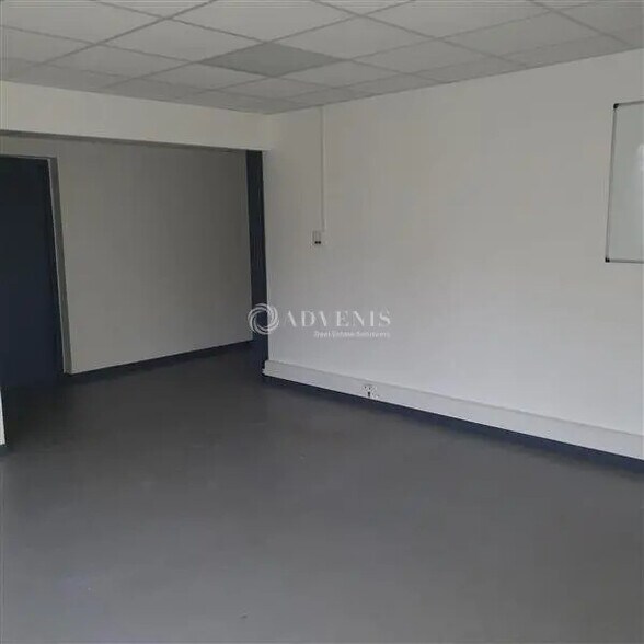 Flex in Ludres for lease - Building Photo - Image 3 of 12