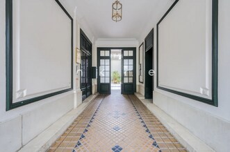 Office in Paris for lease Lobby- Image 1 of 8