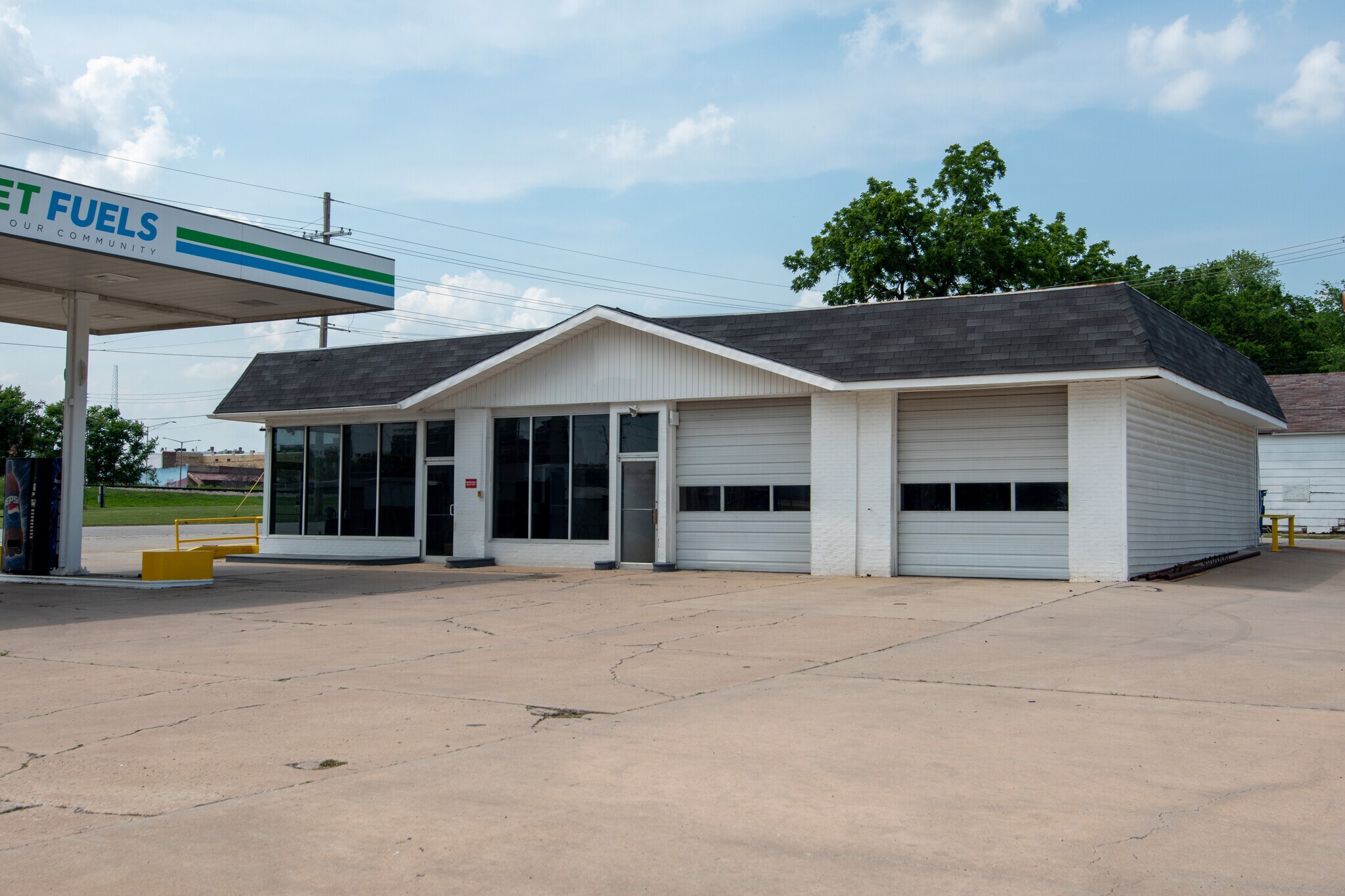 202 E 11th St, Coffeyville, KS for sale Primary Photo- Image 1 of 1