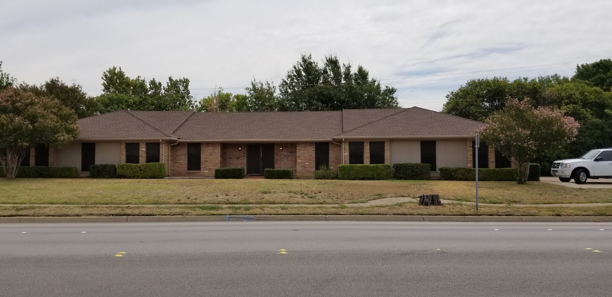 1750 Norwood Dr, Hurst, TX for sale Primary Photo- Image 1 of 1