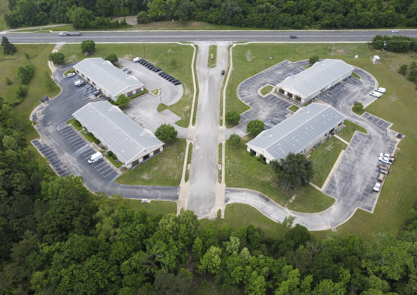 104-115 Jordan Plaza Blvd, Tyler, TX for lease - Aerial - Image 2 of 15