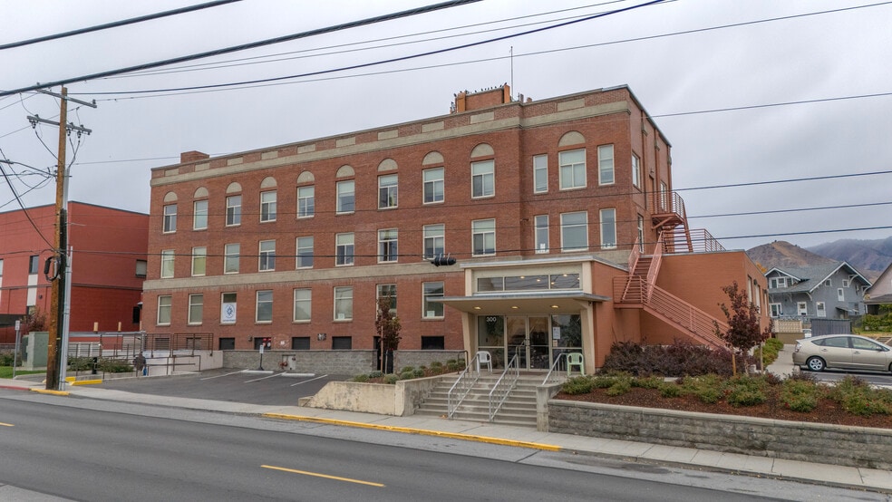 300 S Okanogan Ave, Wenatchee, WA for sale - Building Photo - Image 3 of 19