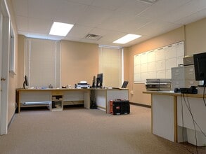 781-791 Industrial Dr, Elmhurst, IL for lease Interior Photo- Image 2 of 5