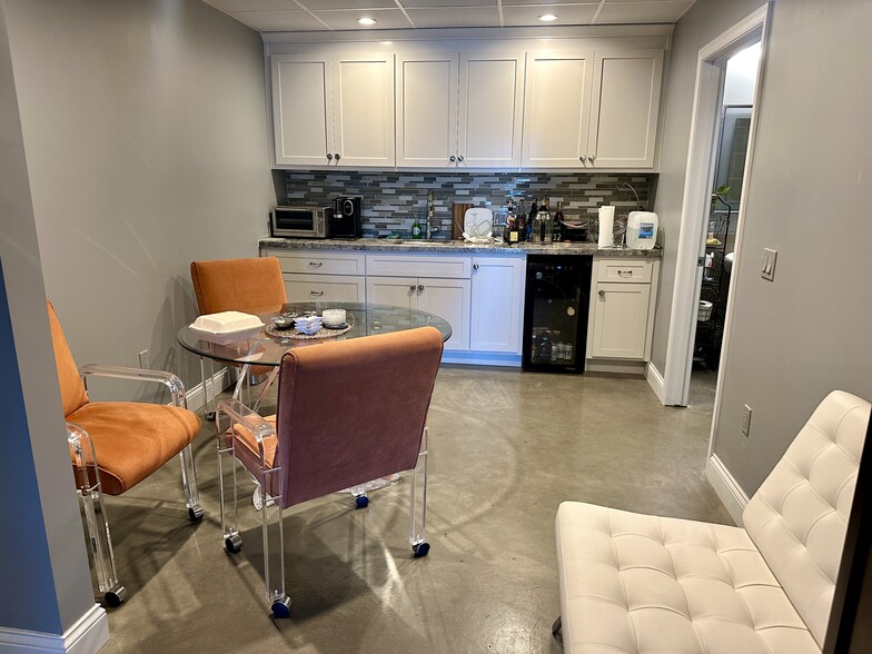 301 Mission Ave, Oceanside, CA for lease - Interior Photo - Image 3 of 21