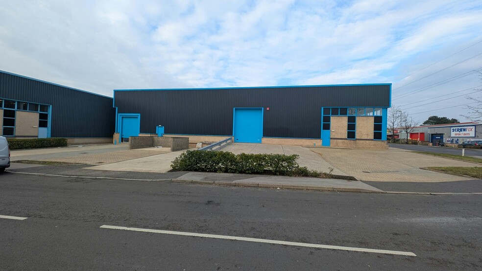 Lakesmere Rd, Horndean for lease - Building Photo - Image 3 of 19