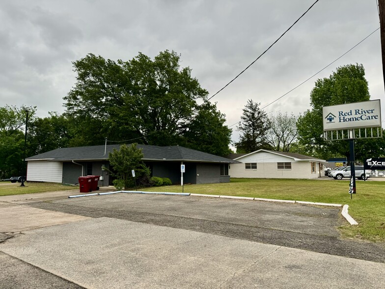 3185 Lamar Ave, Paris, TX for lease - Building Photo - Image 1 of 16