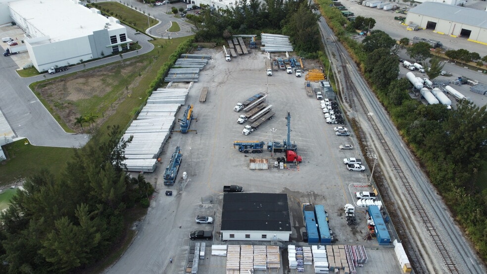 8191 NW 84th St, Medley, FL for lease - Aerial - Image 2 of 7