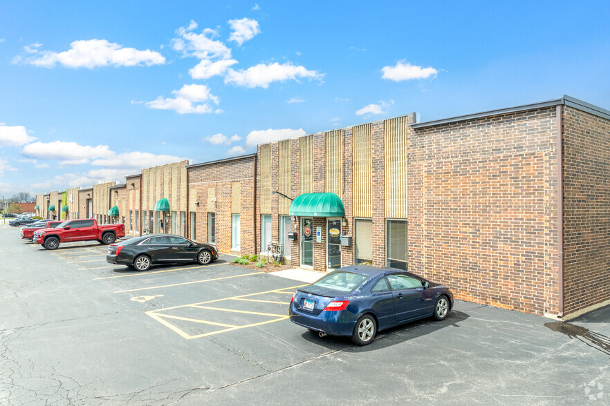 50-88 Eisenhower Ln N, Lombard, IL for lease - Primary Photo - Image 1 of 11