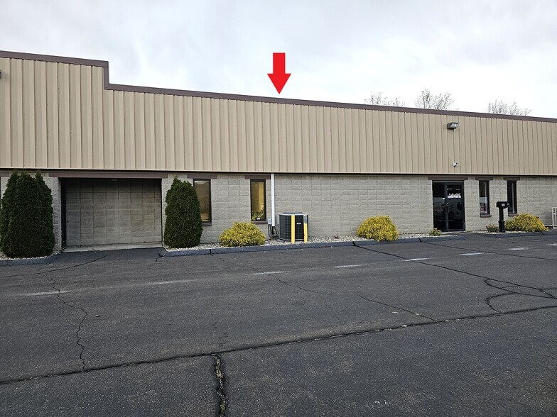 63 N Plains Industrial Rd, Wallingford, CT for sale - Building Photo - Image 1 of 1