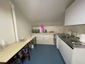 Office in Versailles for lease Interior Photo- Image 1 of 3