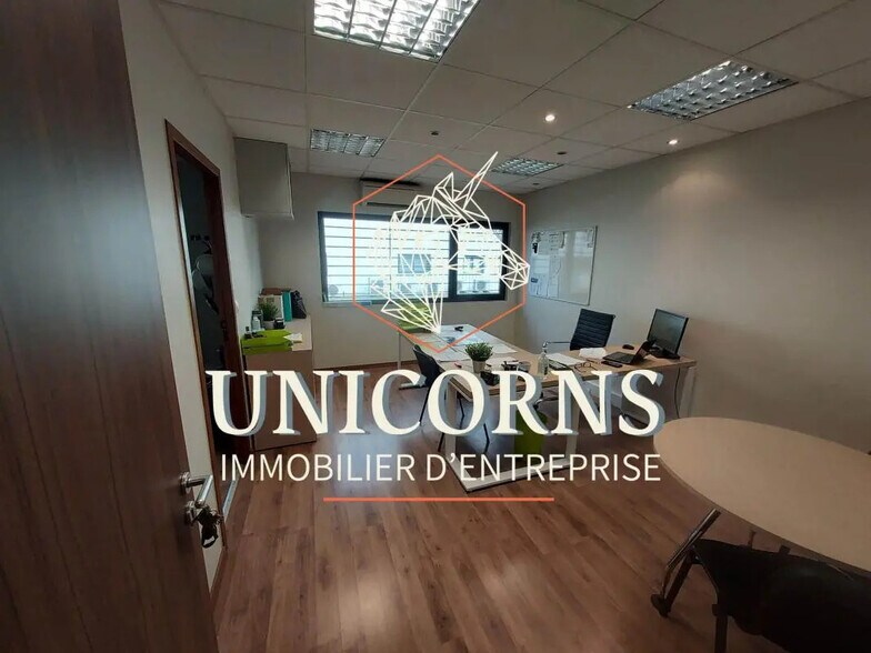 Office in Montrabé for lease - Interior Photo - Image 3 of 7