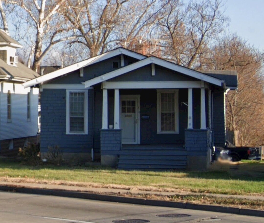 210 S Kingshighway St, Saint Charles, MO for sale Primary Photo- Image 1 of 2