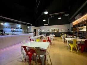 Retail in Esplugues de Llobregat, Barcelona for lease Interior Photo- Image 1 of 16