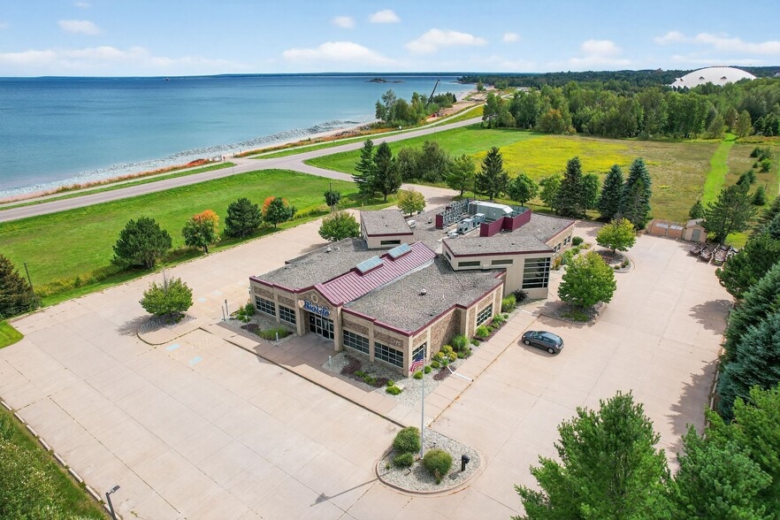 175 Hawley St, Marquette, MI for sale - Building Photo - Image 1 of 33