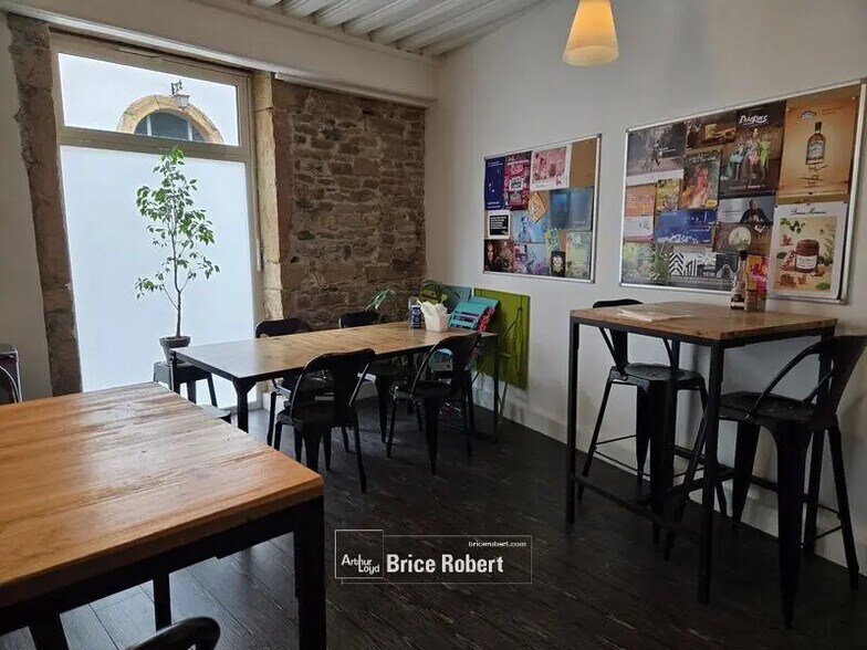 Office in Lyon for sale - Interior Photo - Image 3 of 10