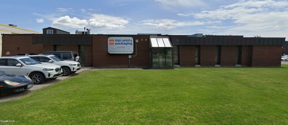 1340 Aerowood Dr, Mississauga, ON for sale - Building Photo - Image 1 of 7