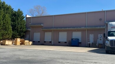4907 Golden Pky, Buford, GA for lease Building Photo- Image 2 of 7