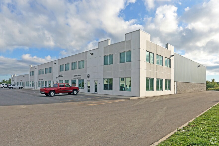 695 Innovation Dr, Kingston, ON for lease - Building Photo - Image 3 of 3