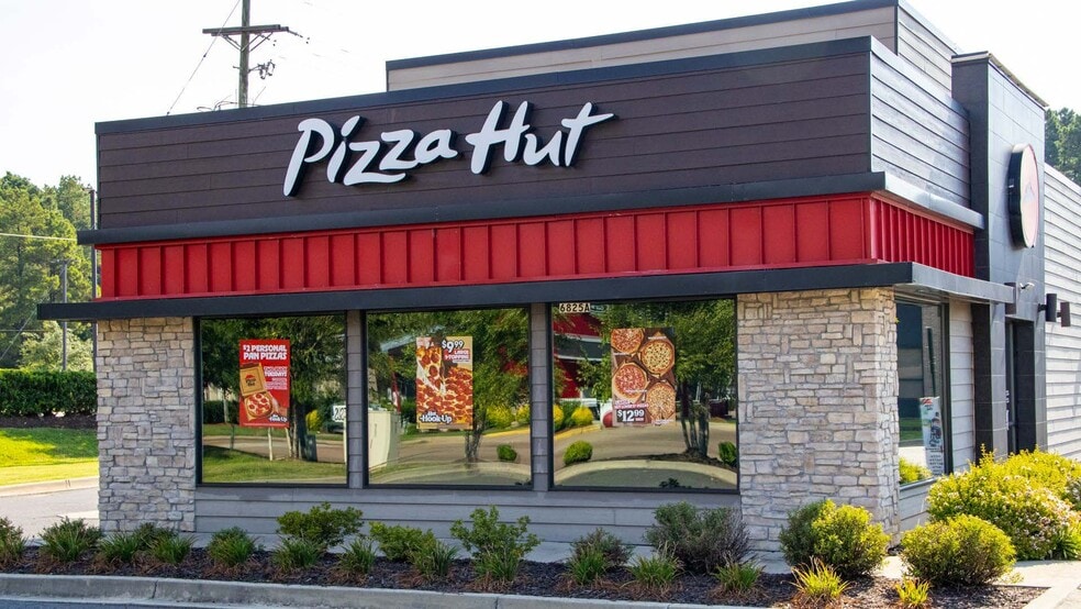 6825 Pines Rd, Shreveport, LA for sale - Primary Photo - Image 1 of 2