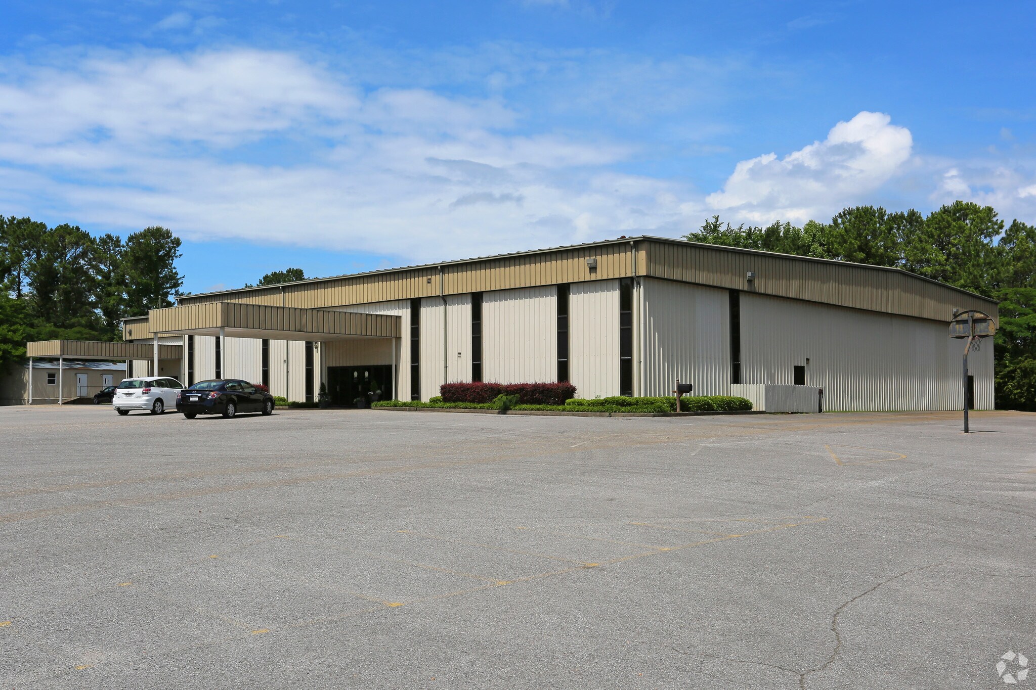 1449 Court Pl, Pelham, AL for sale Primary Photo- Image 1 of 1