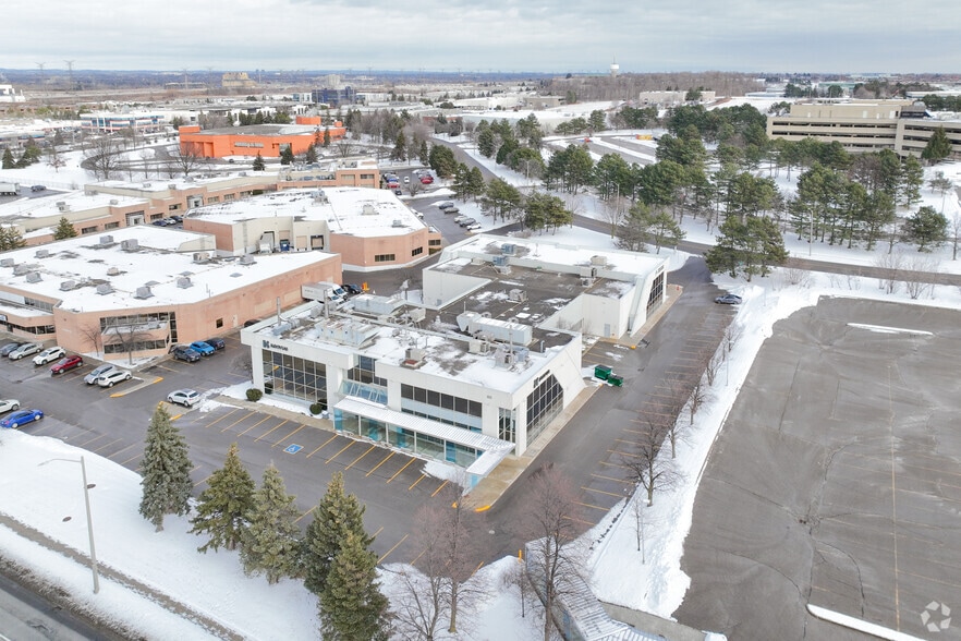 60 Gough Rd, Markham, ON for lease - Building Photo - Image 3 of 3